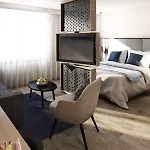 Arivo מלון דירות 4*